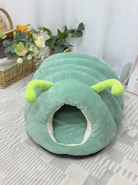 FurEverFinds™ Winter Pet Bed – Warm Comfort for Cats & Dogs